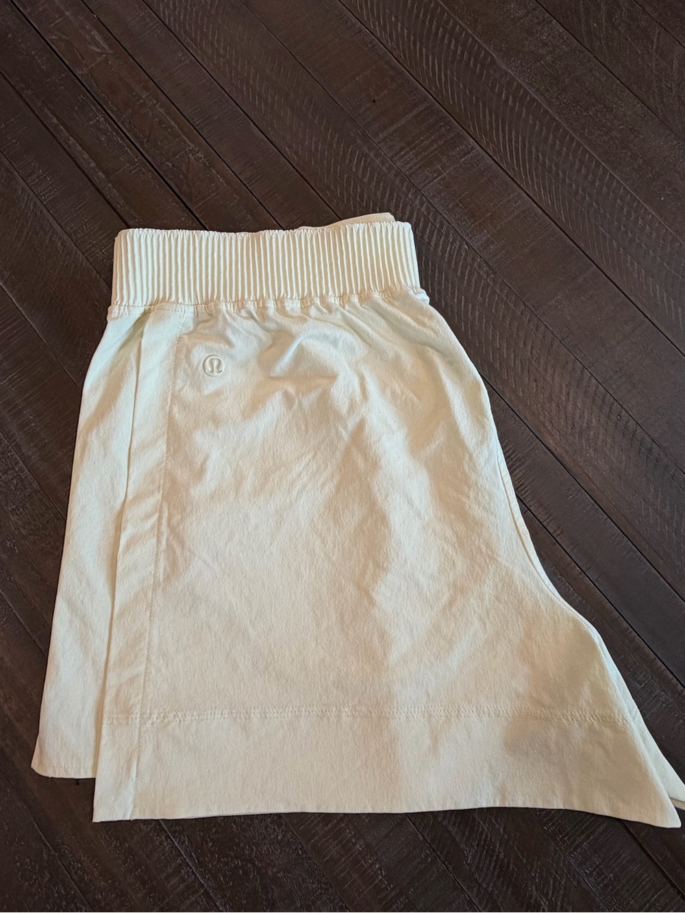 Lululemon White High Rise Shorts XL Like New